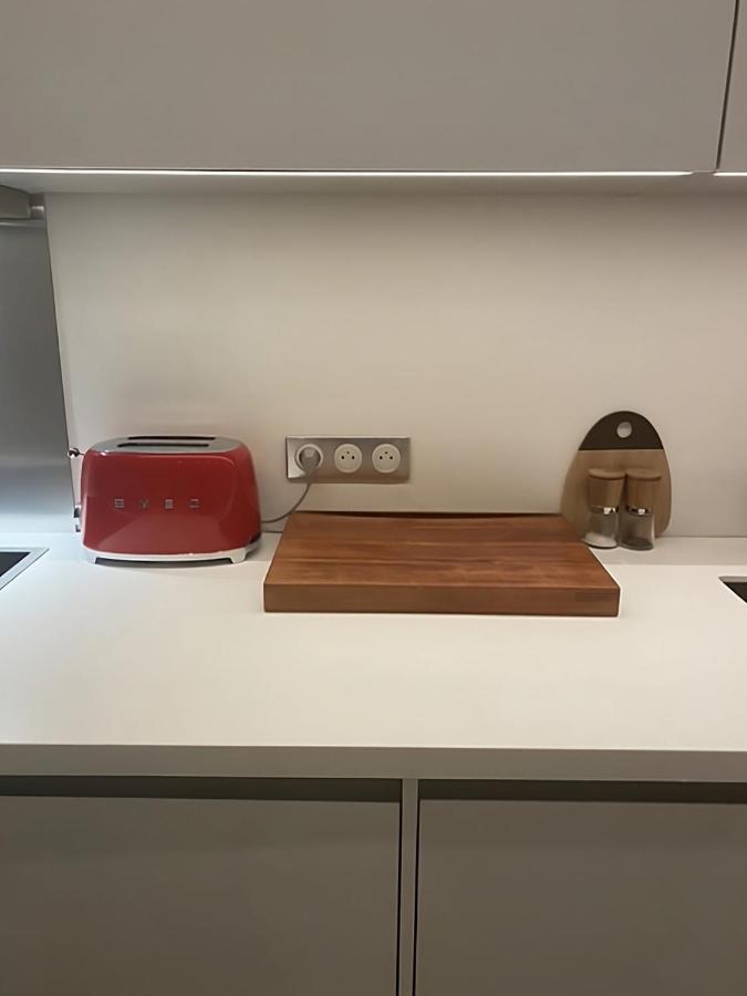 New Near Champs Elysees Apartment Paris