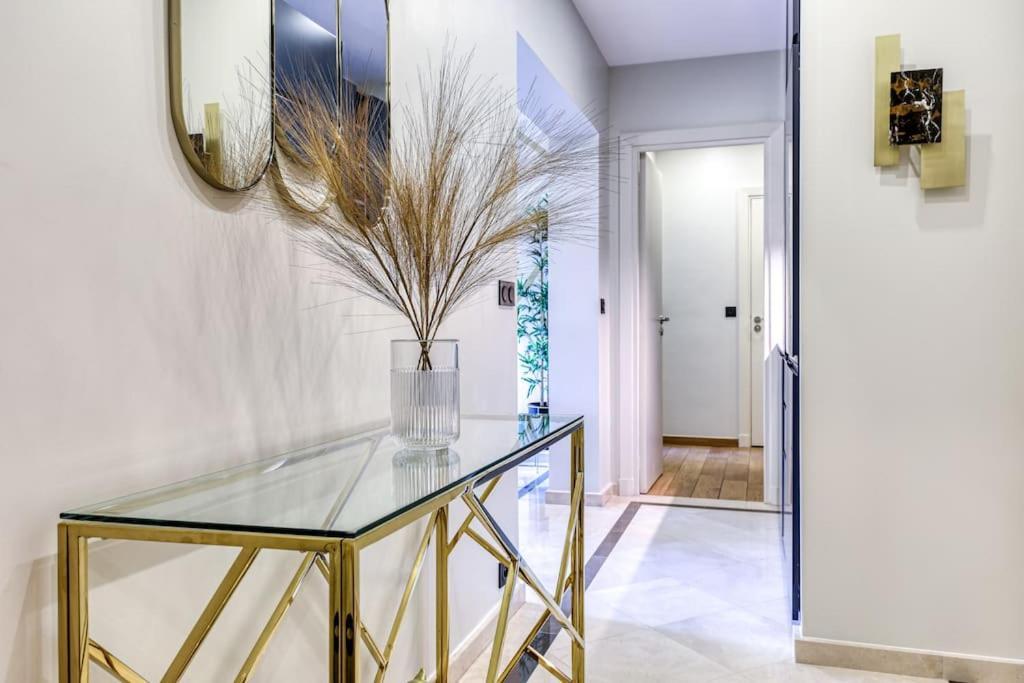 Montaigne Executive * Paris