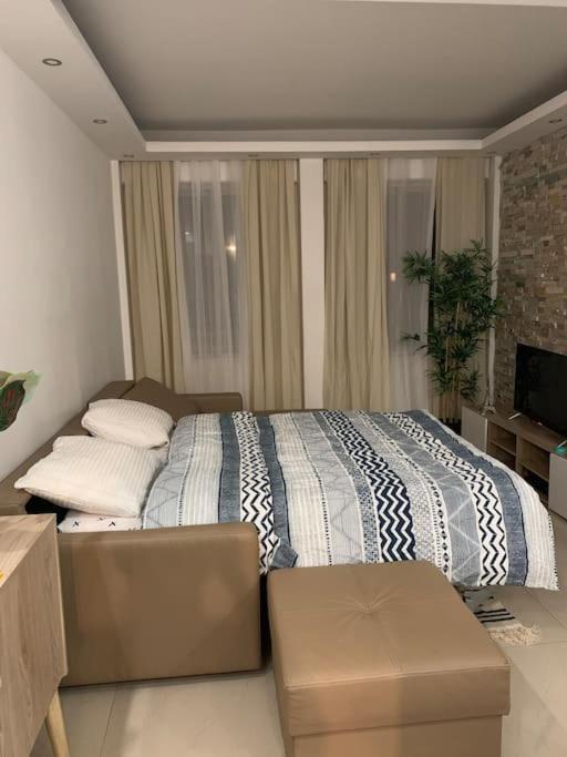 Appartamento In The Heart Of The Champs Elysees With Balcony