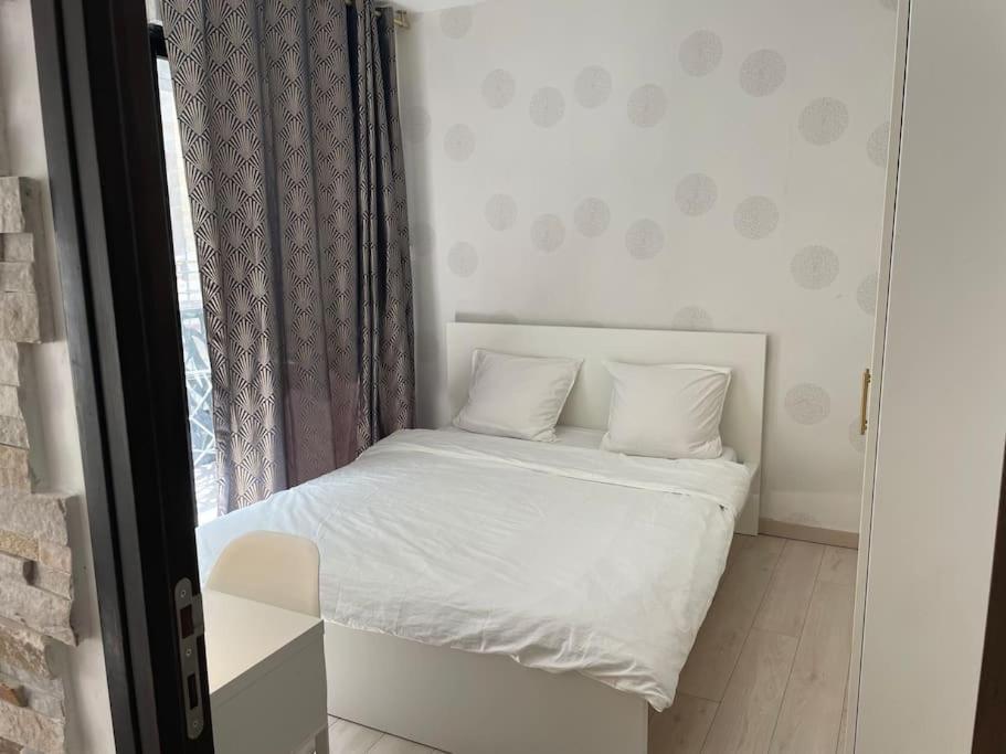Appartamento In The Heart Of The Champs Elysees With Balcony *