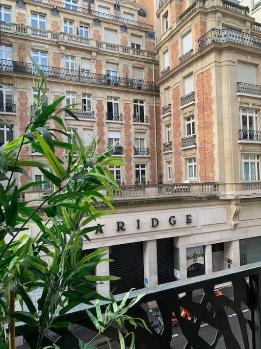 Appartamento In The Heart Of The Champs Elysees With Balcony Parigi