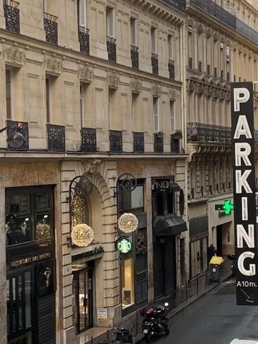 Appartamento In The Heart Of The Champs Elysees With Balcony Parigi
