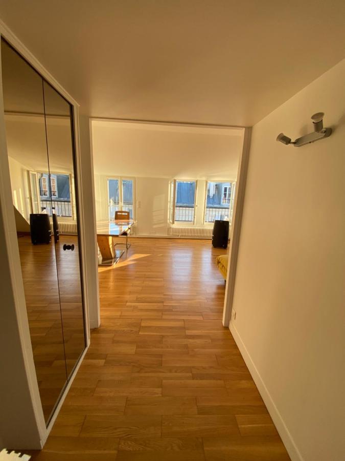 Upscale 80m2 2 Bedroom Near Champs Elysees * Paris