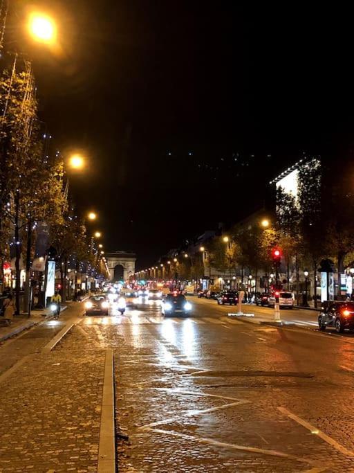 Apartment Montaigne Executive Paris