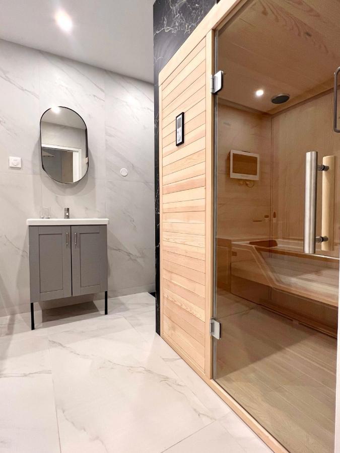 Appartamento Sauna Et Bain Remous Dans Un Luxe - 4p