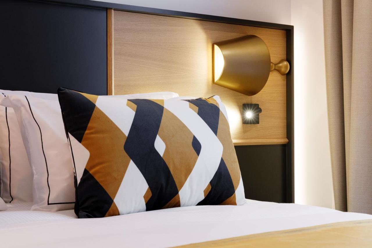 Star Champs-elysées Hotel 4*