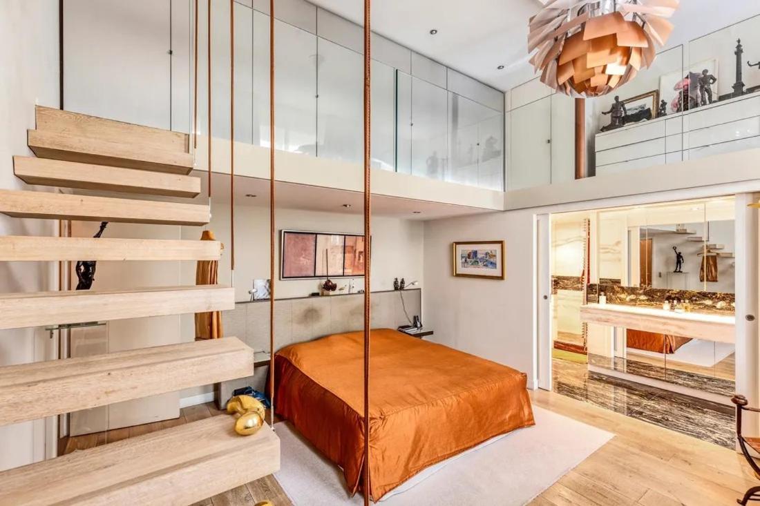 Feel The French Bourgeois Air In This Exceptional Casa vacanze