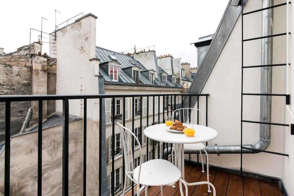 Superbe Avec Balcon Au Coeur De Montorgueil *