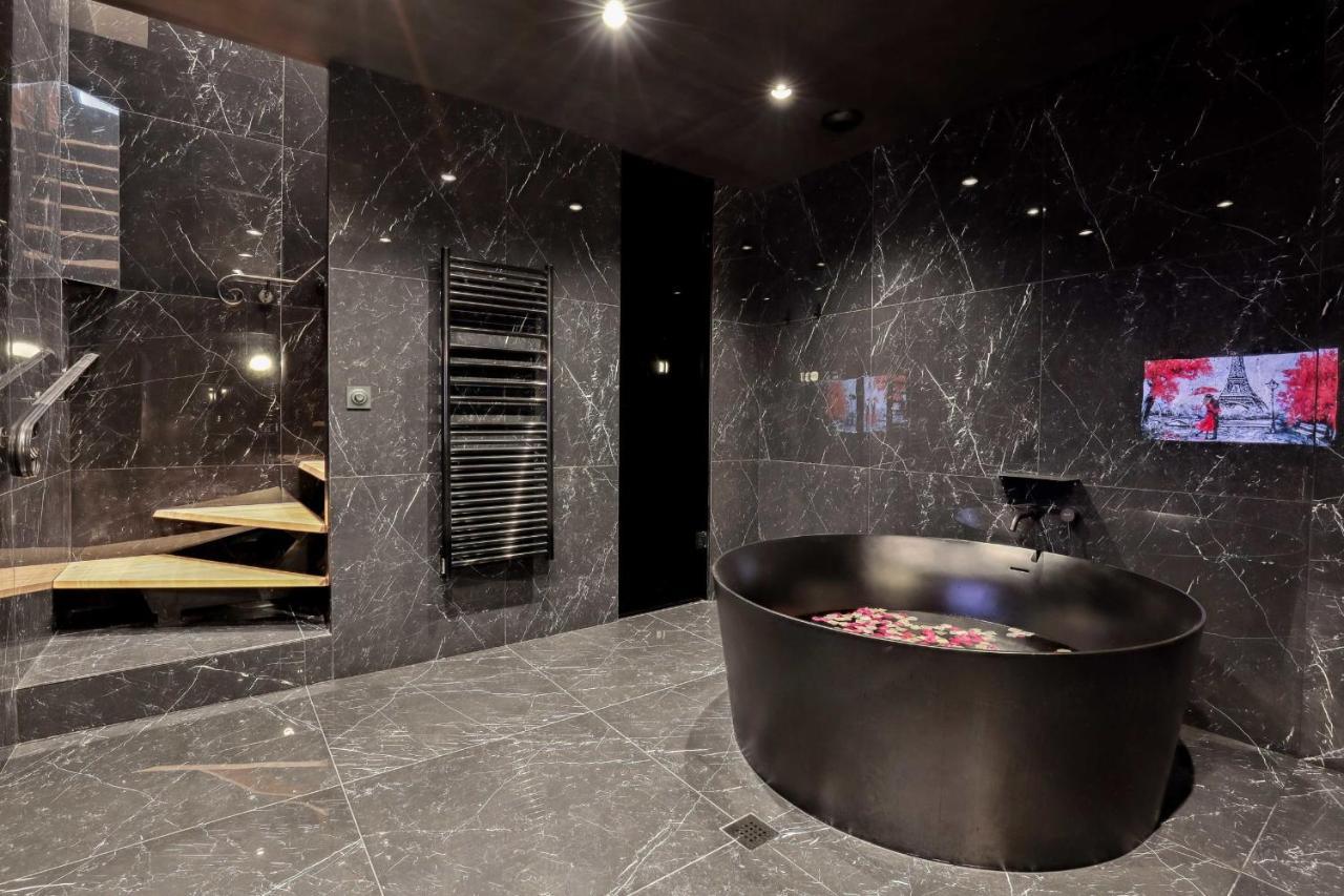 Interior Design & Small Pool - 2p - Monceau Apartment *