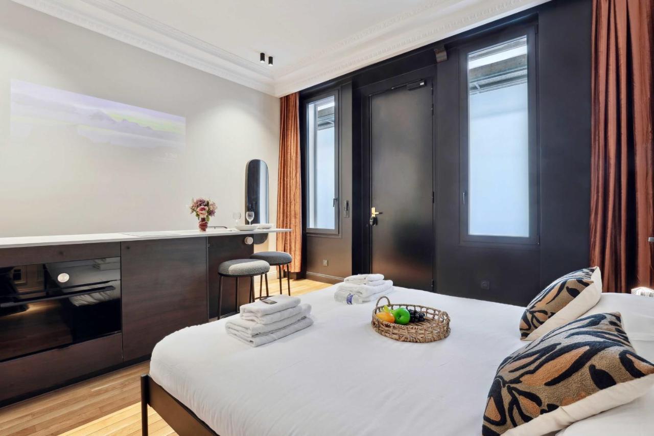 Apartment Interior Design & Small Pool - 2p - Monceau Paris