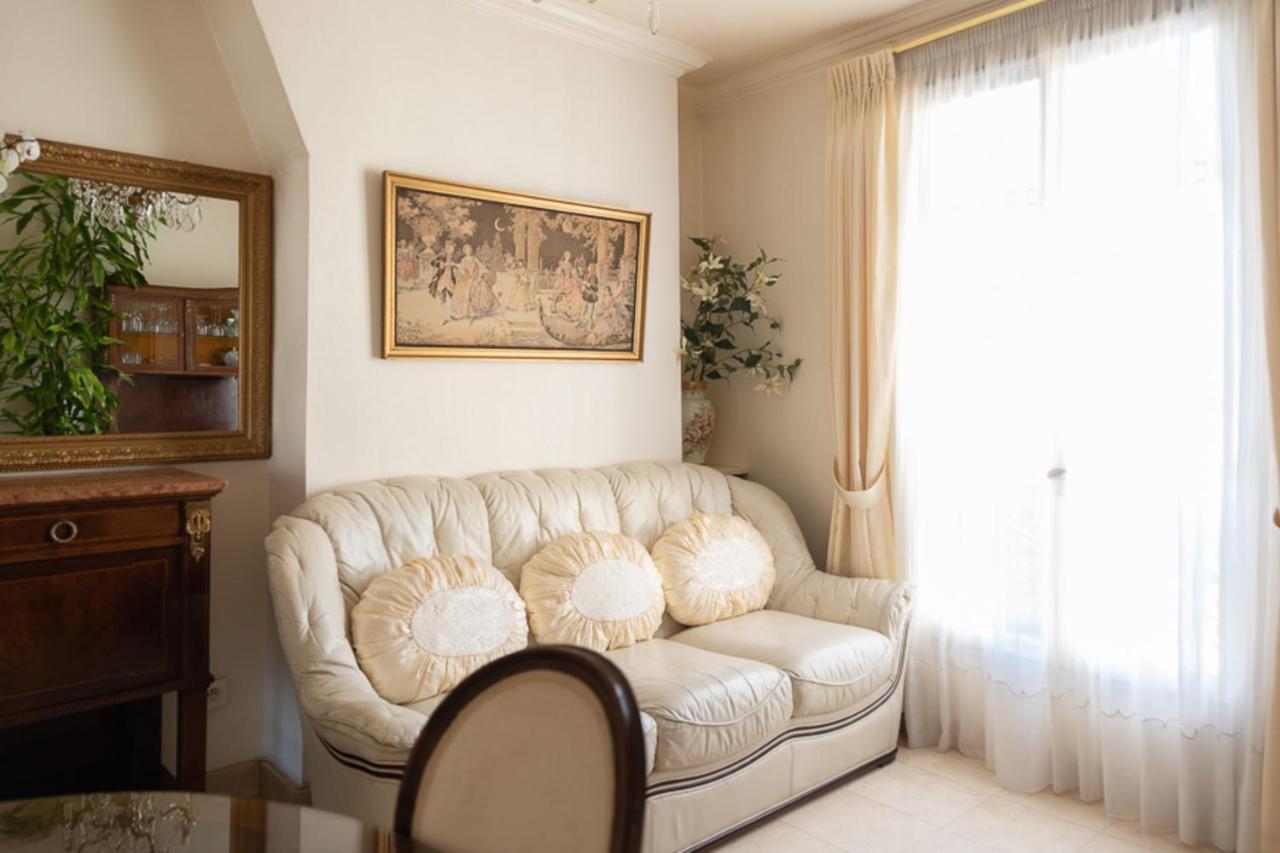 Appartamento Elegant Apt For 2 Near The Montparnasse Tower Parigi