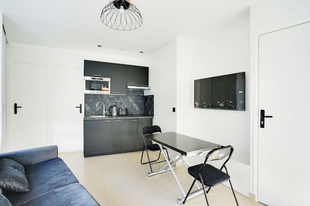Apartment Magnifique 3 Pieces 18eme Paris