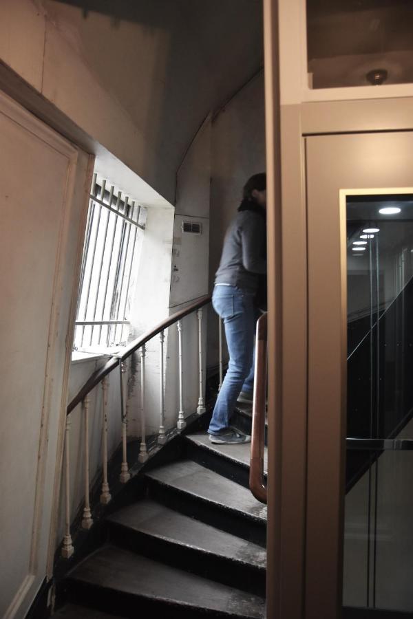 Apartment Studio Propre Calme Vue Ascenseur *