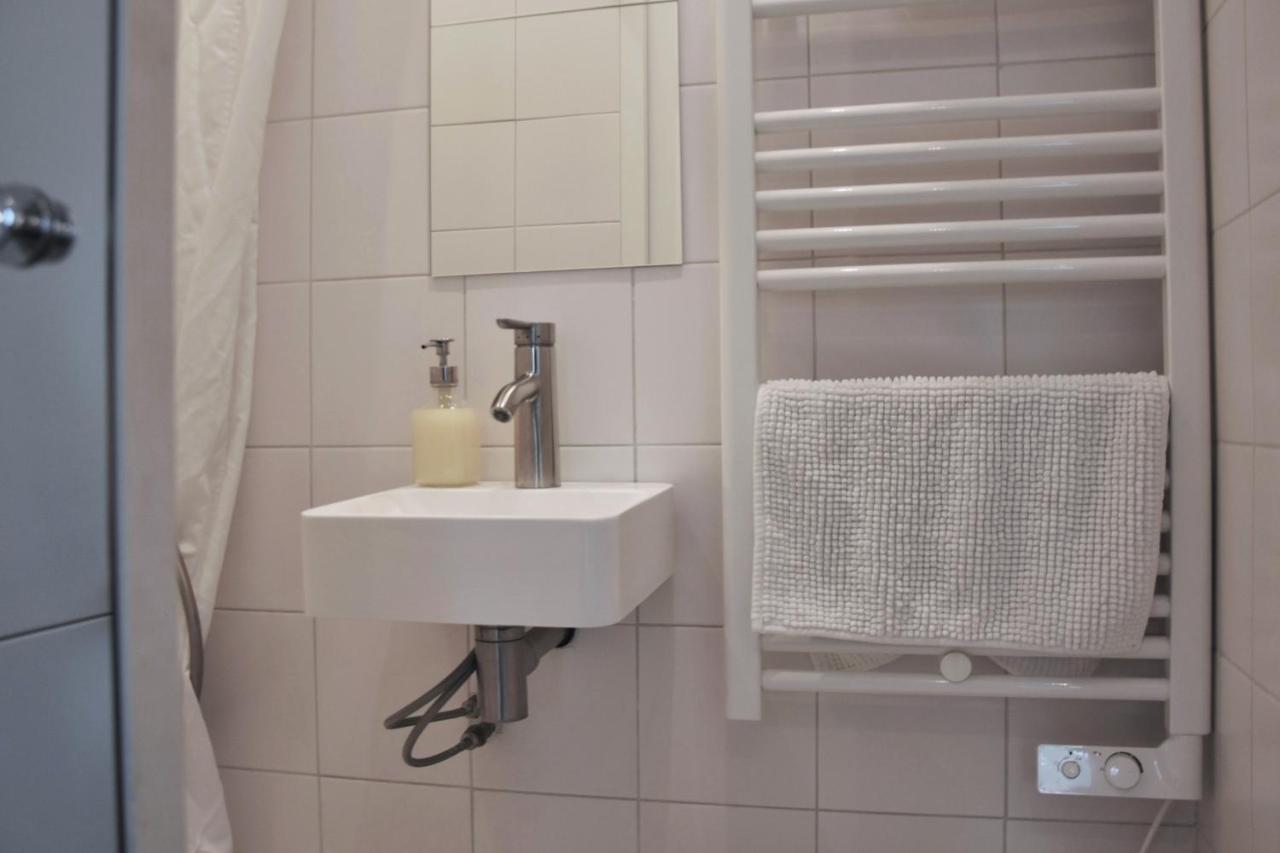 Apartment Studio Propre Calme Vue Ascenseur Paris