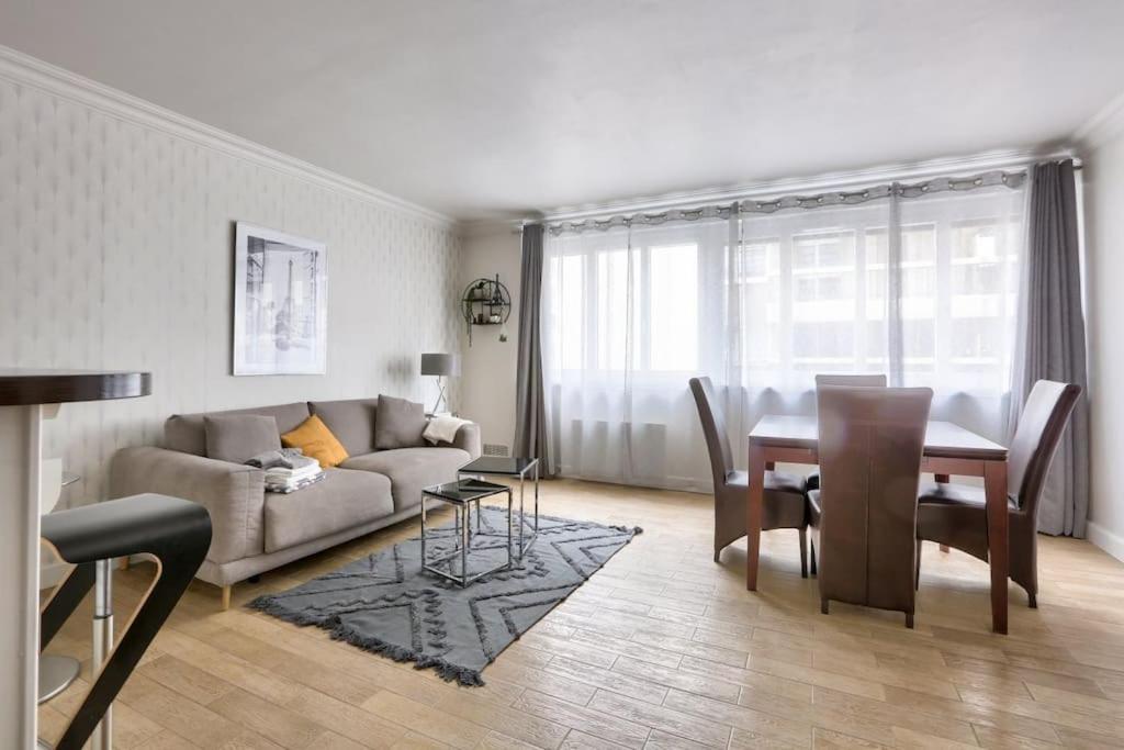 Beautiful Bright Parisian Near Bercy Appartamento Parigi