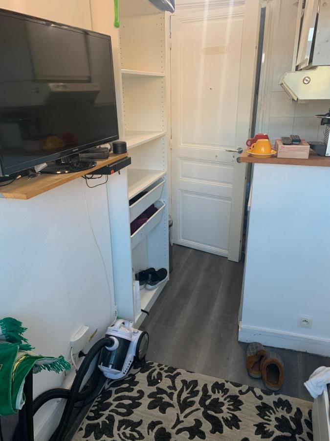 Chambre Pour Deux Personnes * Parigi