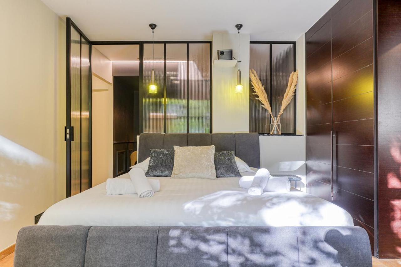Montaigne Executive Apartment Paris