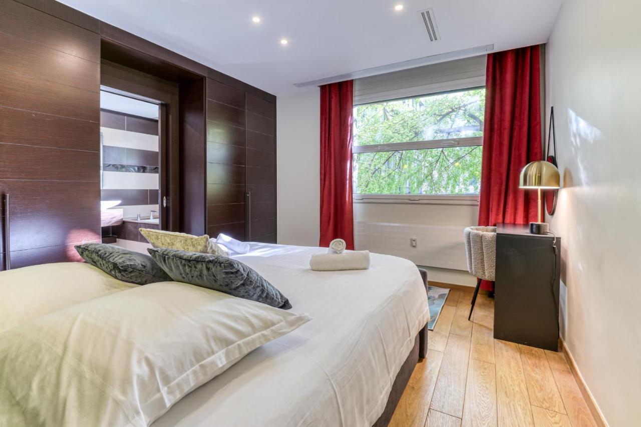 Montaigne Executive Apartment Paris