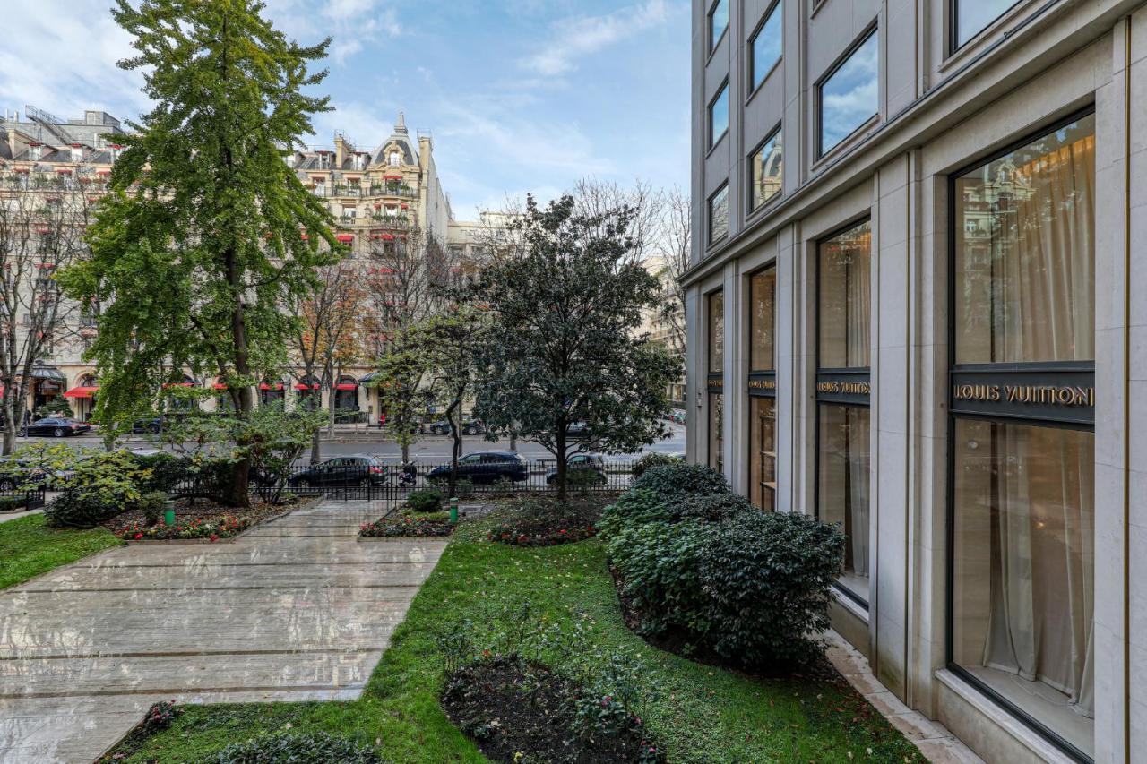 Montaigne Executive