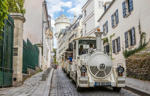 Rare! Private Garden In Paris, Close To Sacre Coeur Basilica!