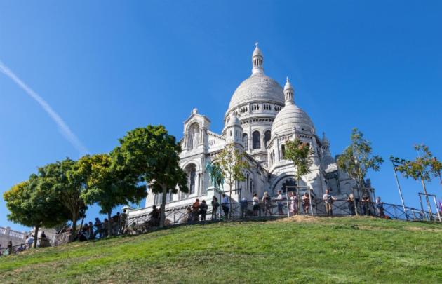 Rare! Private Garden In Paris, Close To Sacre Coeur Basilica! *