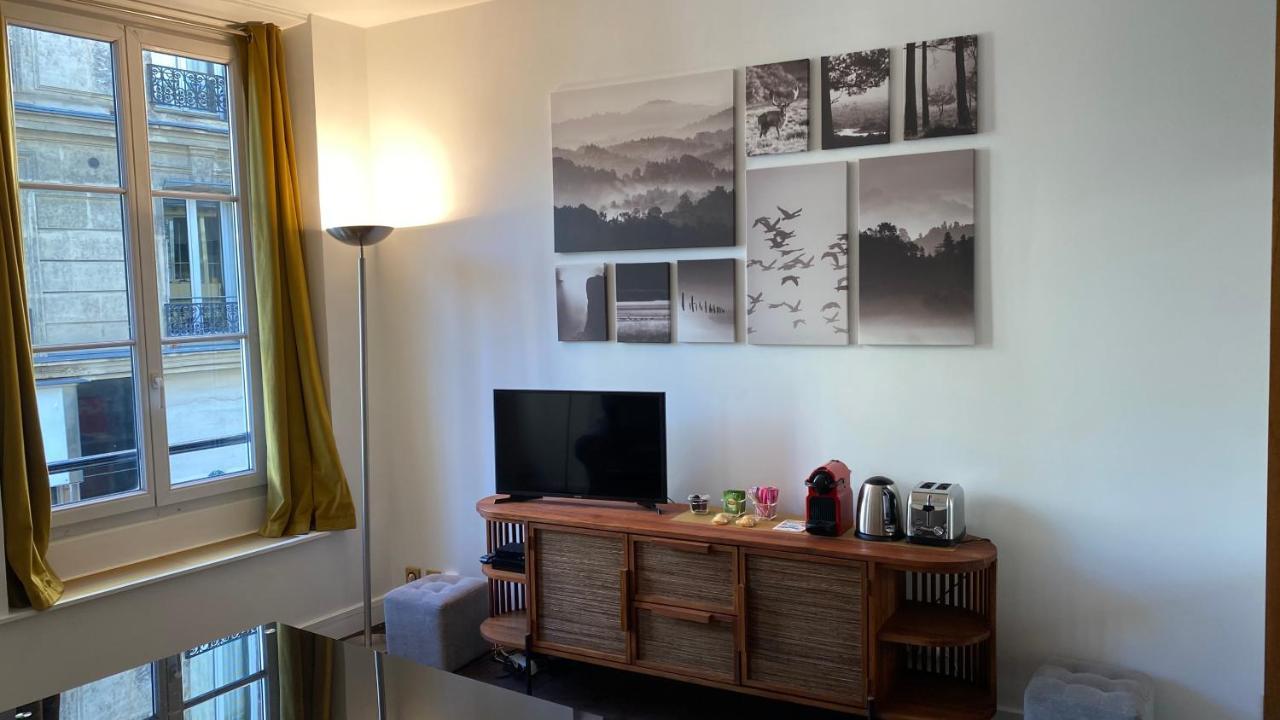 Appartamento Marais Joli Deux Pieces Parigi
