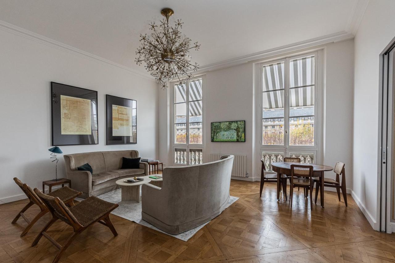 Prestigious Overlooking Palais-royal Garden Appartamento Parigi