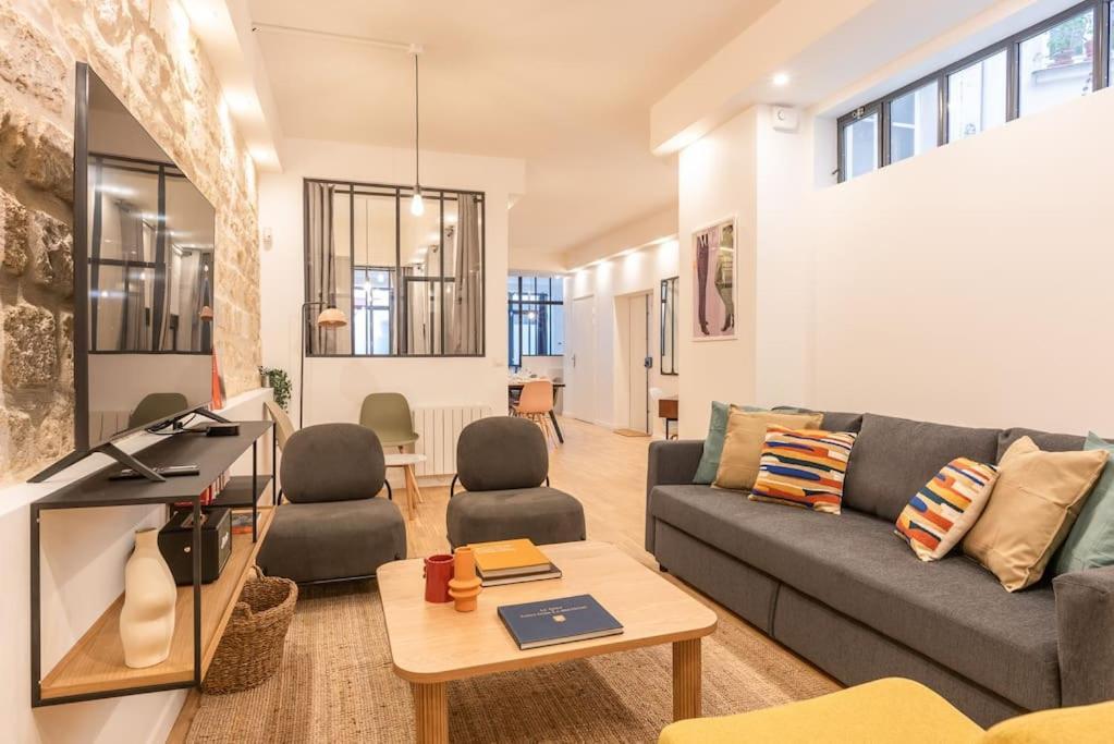 Appartamento Design Architect Loft For 10 Guests Near Metro