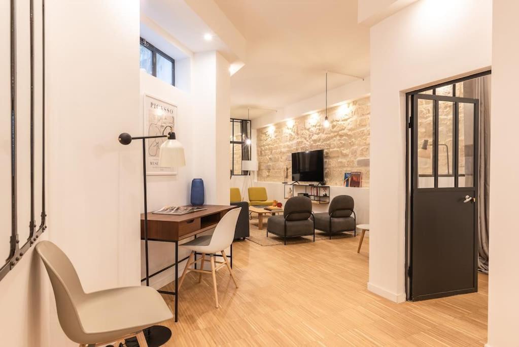 Appartamento Design Architect Loft For 10 Guests Near Metro
