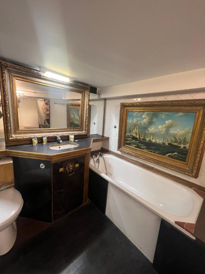 Av Montaigne Champs Elysee Apartment Paris
