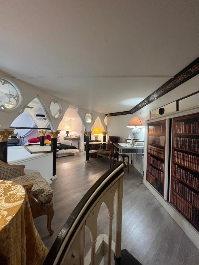 Av Montaigne Champs Elysee Apartment *