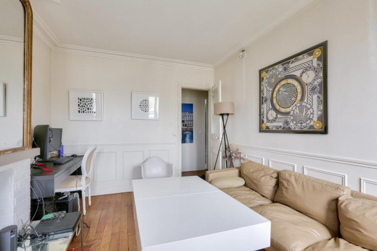 Bright Ideal For 2 In The 15th Arrondissement