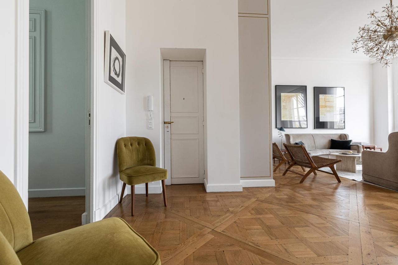Prestigious Overlooking Palais-royal Garden Appartamento *