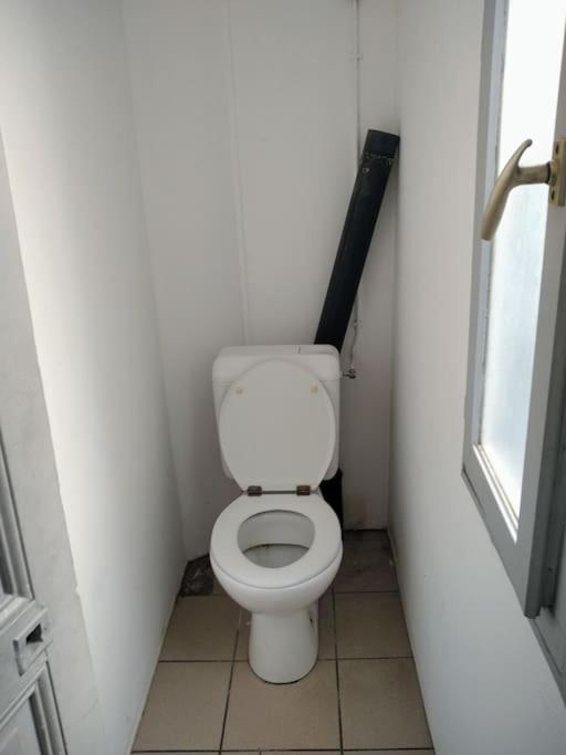 Mini Studio Au Pied De La Tour Eiffel - Completely Refurbished Speed Wifi, Check In 24h, Bed King Size 140x190, No Lift 6th Floor, Shared Toilets Appartamento *