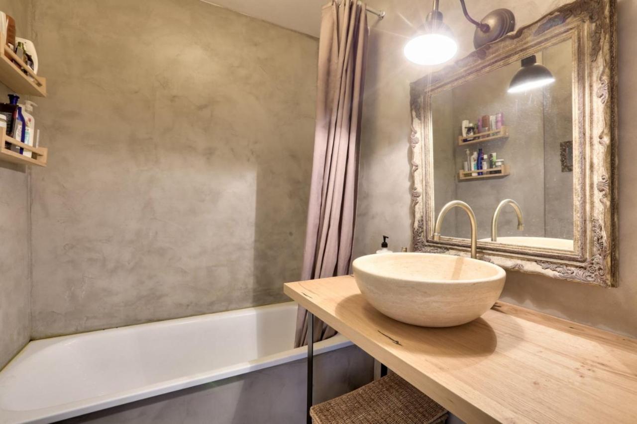 Charming For 4 In The Heart Of Montmartre * Paris