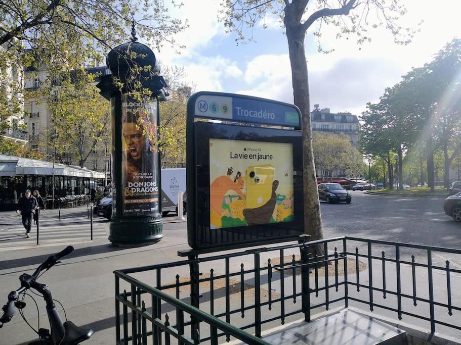 Mini Studio Au Pied De La Tour Eiffel - Completely Refurbished Speed Wifi, Check In 24h, Bed King Size 140x190, No Lift 6th Floor, Shared Toilets Parigi