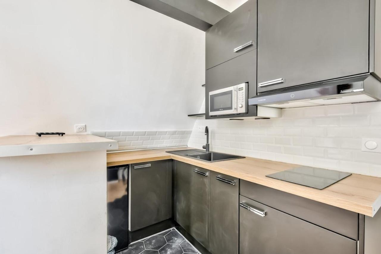 Charming Studio For 2 In The 8th District Appartamento