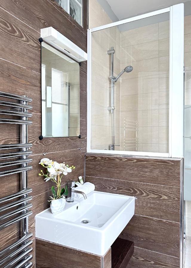Appartamento Quiet Retreat In Le Marais Parigi