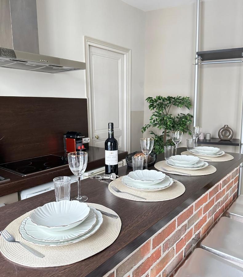 Quiet Retreat In Le Marais Appartamento Parigi