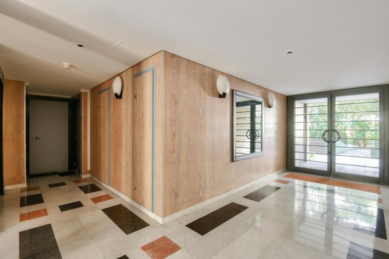 Spacious And Bright - 14