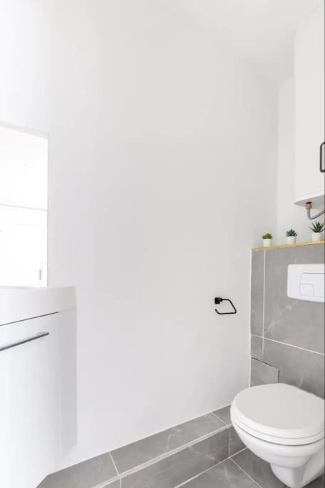 Pte De La Chapelle Magnifique 1br Appartamento *