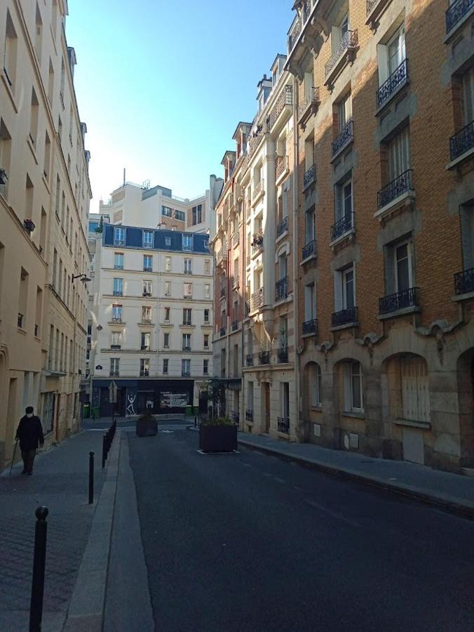 Petite Maison: Charming Self-clean In Prime Location Apartment *