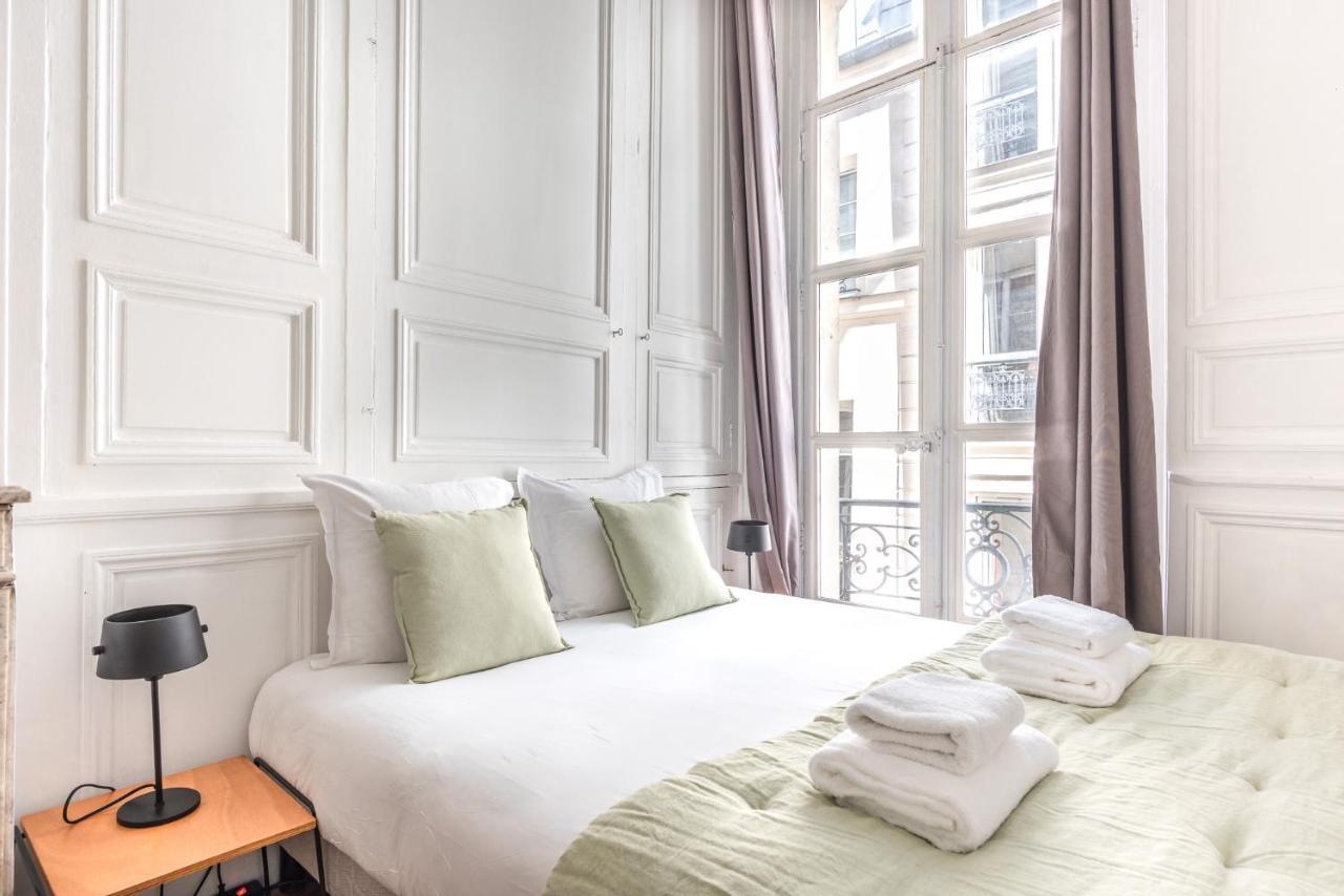 Outstanding Parisian Flat In Heart Of Center Apartment