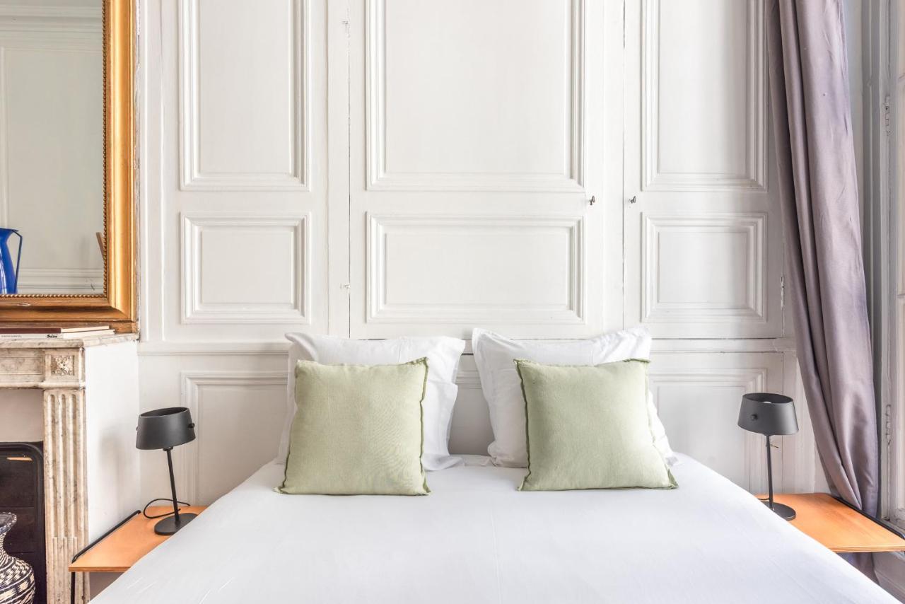 Outstanding Parisian Flat In Heart Of Center Apartment