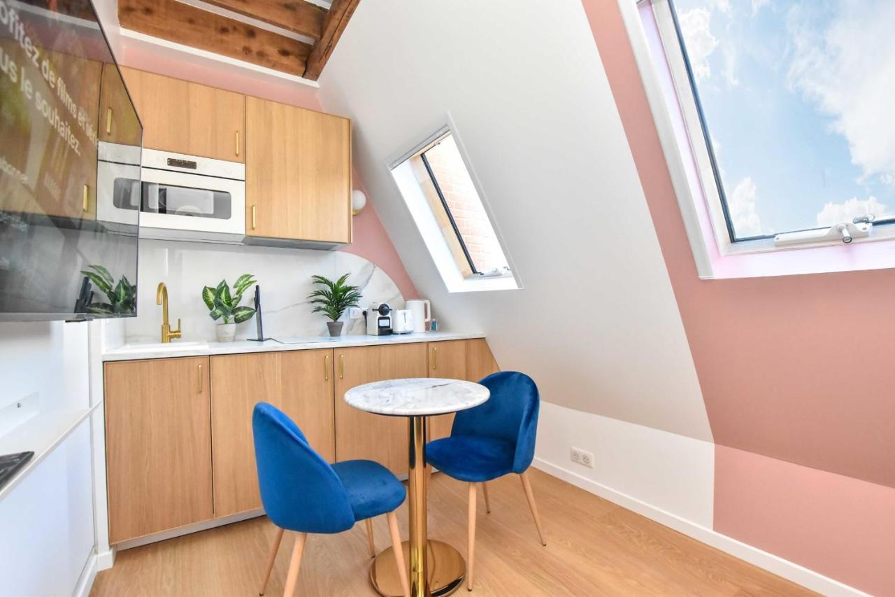 Newly Renovated Studio Under The Parisian Roofs - Arc De Triomphe