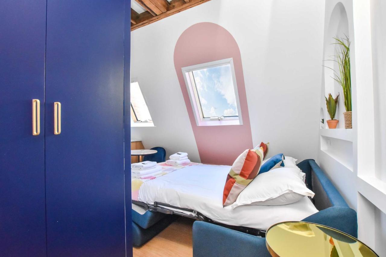 Appartamento Newly Renovated Studio Under The Parisian Roofs - Arc De Triomphe