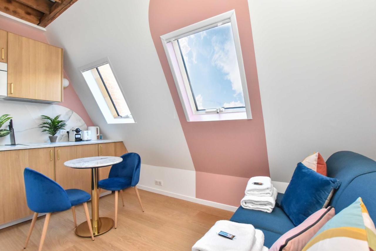 Newly Renovated Studio Under The Parisian Roofs - Arc De Triomphe Appartamento