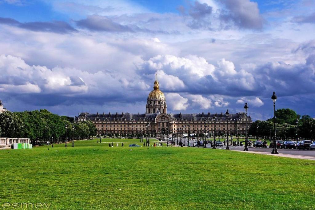 Apartment Modernized Studio - Meters From The Invalides Gardens