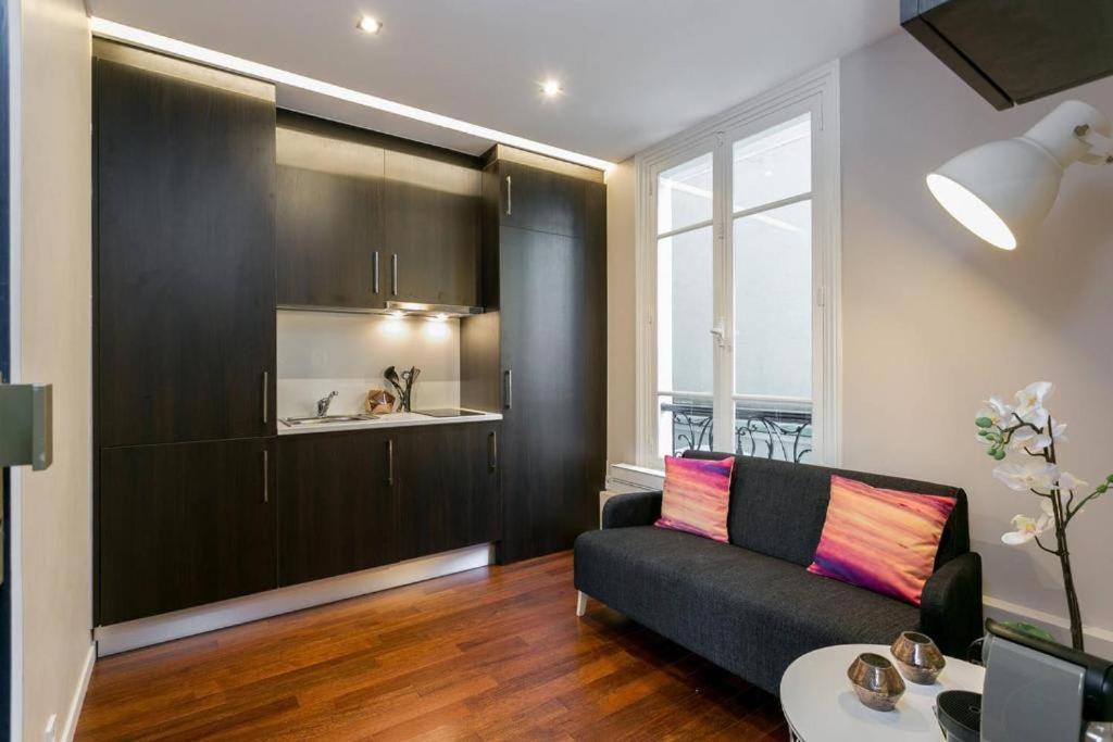 Modernized Studio - Meters From The Invalides Gardens Apartment