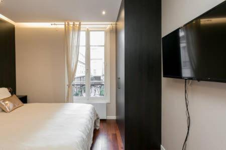 Modernized Studio - Meters From The Invalides Gardens Apartment